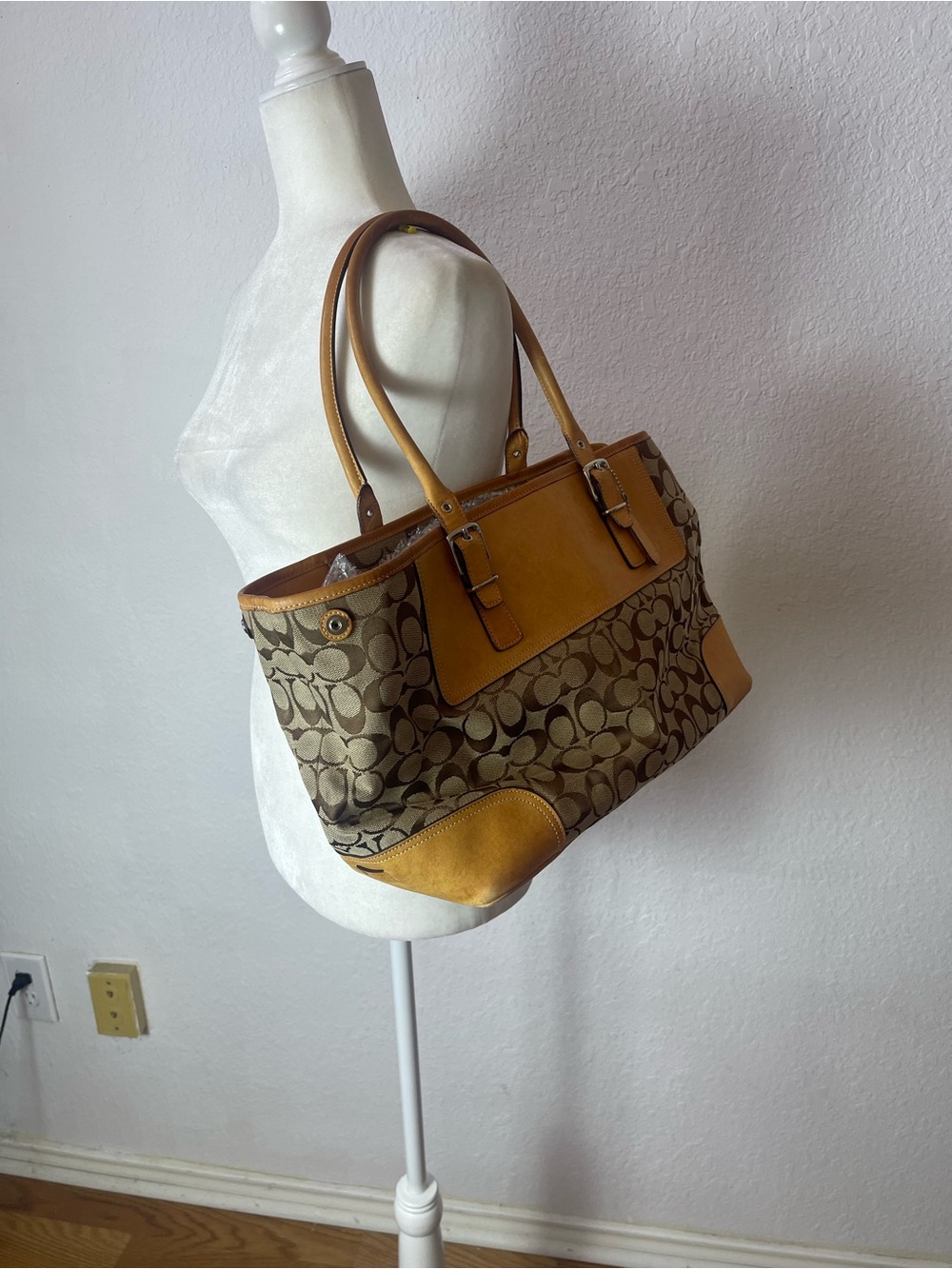 Vintage Coach Hampton Signature Jacquard and Leather tote 6367 - Picture 12 of 12